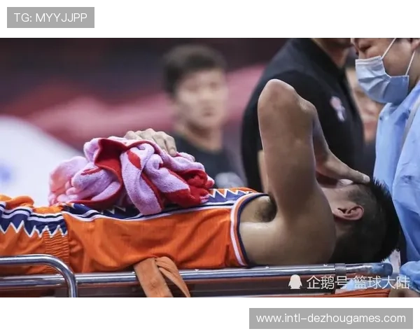 朗斯后卫格雷迪特胫腓骨骨折,赛季报销